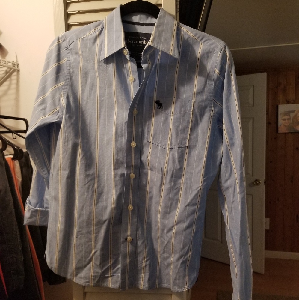 5 for $18 2 Abercrombie blue white dress shirts